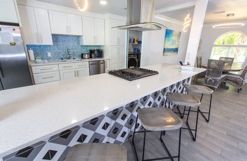 Ono Island House | Private Heated Pool|Boat Dock|Pet Friendly|Fenced Yard |Sun Room|Minutes to Beaches & NAS Pensacola