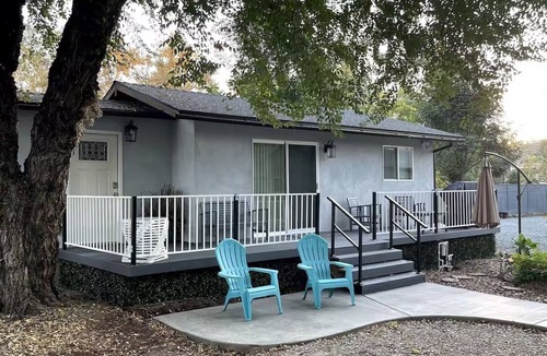 Old Poway Cottage | Private Poway Guesthouse with Soaking Tub Near San Diego