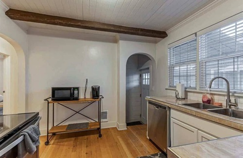 Provo House | Provo Airport, Two Units, Pickleball Close By!