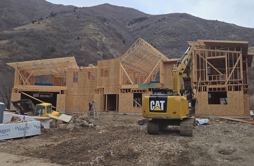 Snowbird House | Provo Riverhouse 6 King Beds Sleeps 24 Hot Tub Sauna