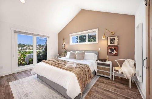 North Queen Anne House | Queen Anne 3BR Walk to SPU & Fremont Market