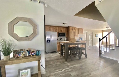 Emery County House | Queen Bed w/Private Bathroom