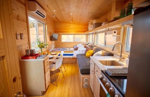 Arroyo Hondo House | Rainbow TinyHome W View & Hot Tub near Hot Springs