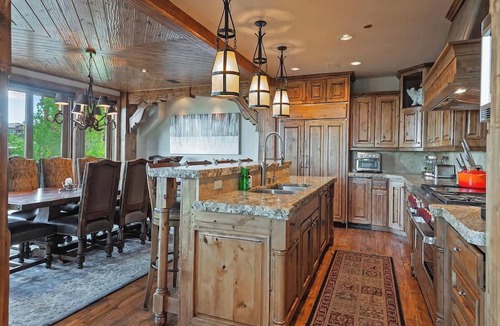 Empire Pass House | Retreat at Empire Pass | Ski-In/Out | Hot Tub