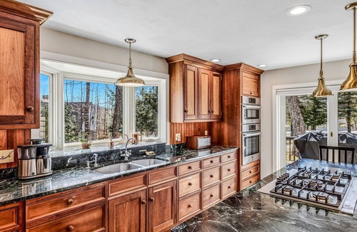 Quechee House | Retreat w/Southern Views | Hot Tub | Club Access