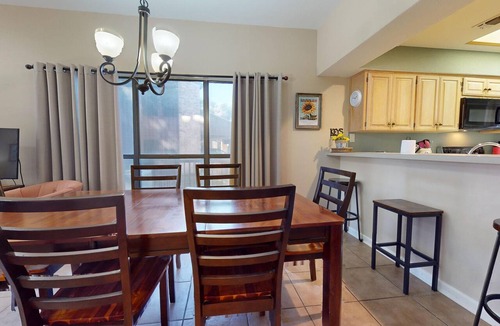 New Braunfels Condo | River City Resorts: CW C105 : Free Tubes with Rental!