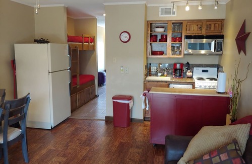 New Braunfels Condo | Riverfront Flotation Fun near the Tube Chute 1 Br Condo 3 min from Schlitterbahn