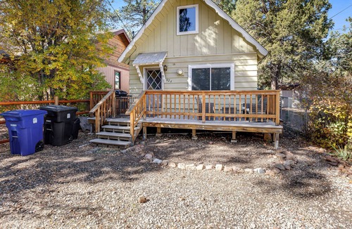 Sugarloaf Cottage | Romantic Cottage with Dog-Friendly Yard - Internet, Fireplace, Snowbird-Friendly