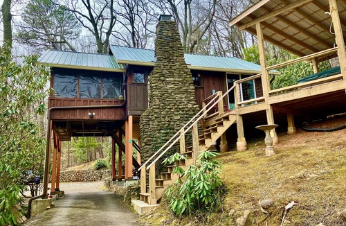 Black Mountain Cabin | Rustic 1940's Appalachian Summer Cabin w/hot tub - Black Mountain