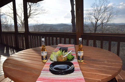 Blue Ridge Cabin | S'more fun, s'more cheer, it's best time here in heart of Aska!
