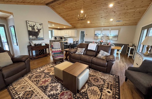 Sky Valley Cabin | Saddleback Retreat-Views + Firepit