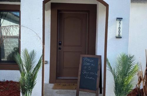 Brooksville House | Sale: Stay 2 nights or more for Jacuzzi, outside movie theater,& Swedish massage