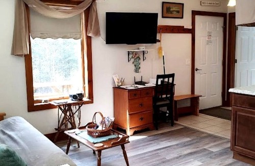 Hyde Park Cabin | Serene Country Cabins 4 In the heart of Vermont near Hyde Park