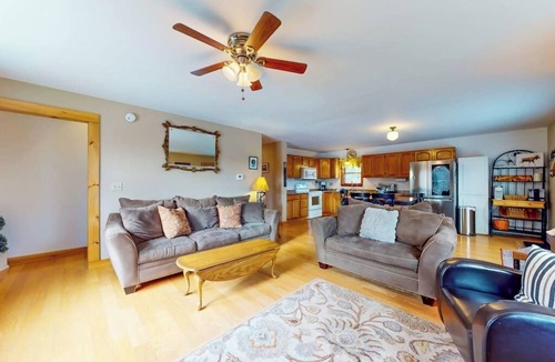 Jay House | Serene dog-friendly nature retreat with large deck - near skiing, hiking & golf
