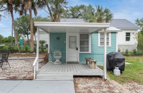 Bayport Cottage | Serene, Peaceful, Old Florida Cottage. Steps to sunrise, sunset, & fishing.