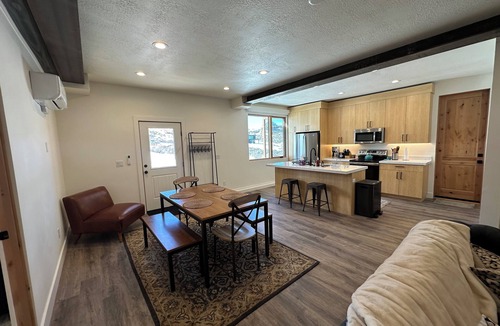 Silver Creek Apartment | Silver Sage Suite – A Quiet, Modern Mountain Stay