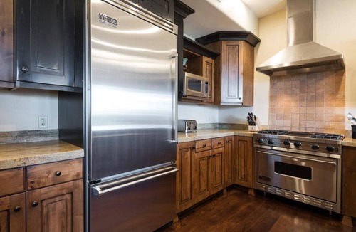 North Park City Condo | Silver Star 1104. Private Hot Tub and Golf Views. Near Main Street.