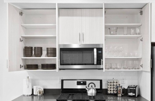 People's Freeway House | Ski Haven in the City -Spacious and Clean Townhome