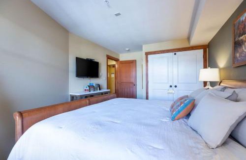 Salt Lake Mountain Resorts House | Ski in out Pool Hot Tub Pool Table - Resort View