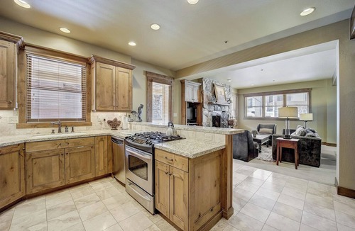 Deer Valley Condo | Ski-in/Ski-out 2BDR Condo w/Hot Tub | Mont Cervin
