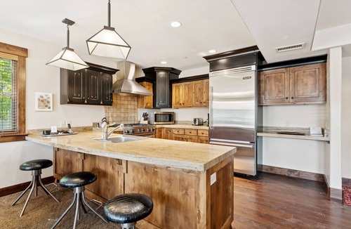 North Park City Condo | Ski-In/Ski-Out, ADA, Pool + Hot Tub, Dog Friendly, Walk to Trails, Café + Golf