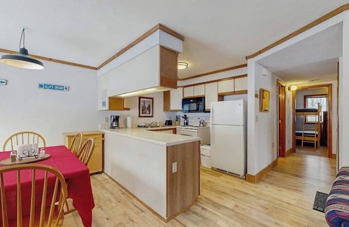 North Troy Condo | Ski-in/ski-out condo w/balcony, gas fireplace, mountain views, w/d, wifi