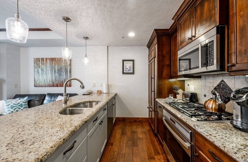 Park City Condo | Ski-in/Ski-Out Signature Hyatt Centric, Remodeled Largest 1Bed/2 Baths-Sleeps 6