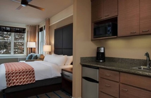 Aerie Cabin | Ski resort 1 bedroom guest studio located on Main St.