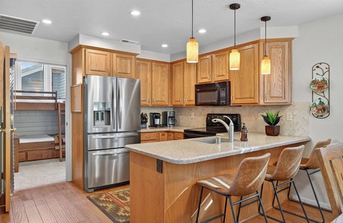 Park City House | Ski the Canyons Village! Majestic Mountain Views! Free door-to-ski shuttle!