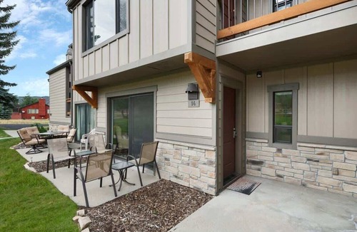 South Snyderville Basin Condo | Ski Vista: Chic Condo Near the Canyons Slopes