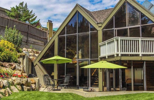 North Park City Apartment | Skiers Lodge | 1 Bedroom Suite w/Fireplace