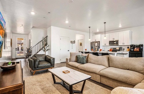 St. George House | Skyline 1678, Hot Tub, Garage Game Room, Wii, Community Amenities