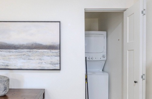 Poplar Grove Cottage | SLC Cozy Backhouse - Downtown SLC Base