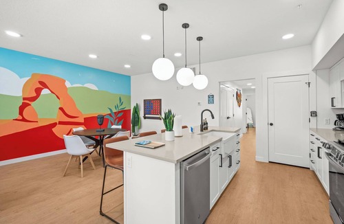 People's Freeway House | SLC - Delta Center - Convention - Townhome -Garage