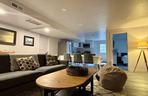 Salt Lake County Apartment | SLC - Peaceful & Spacious 3-Bedroom 1 Bath Bsmt APT in delightful West Jordan