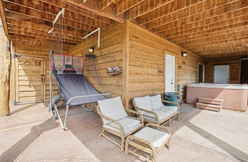 Tollgate Canyon Cabin | Sleeps 34! Grand Lodge + Bunkhouse, Hot Tub & Theater — 15 Min to Park City