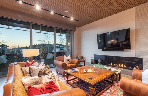 Empire Pass Condo | Slopeside, Ski In And Out, Full Tower Club Amenities With Hot Tub And Fitness Included!! - RT4