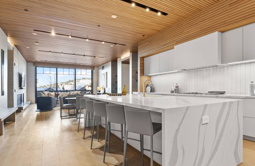Empire Pass Condo | Slopeside, Ski In And Out, Full Tower Club Amenities With Hot Tub And Fitness Included!! - RT1