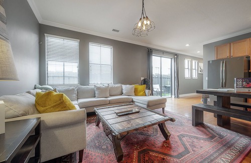 Hyde Park House | SOHO Retreat Walk UT & Dining-Hot Tub coming soon