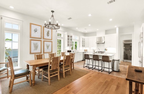 Gulfview Heights House | SOUTH OF 30A~Walk to beach~4 Bikes!POOL! Sleeps 10