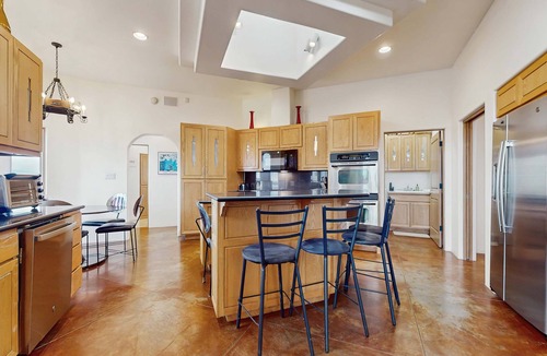 Ranchos De Taos House | Southwest Stunner - Hot Tub, Sauna & Game Room