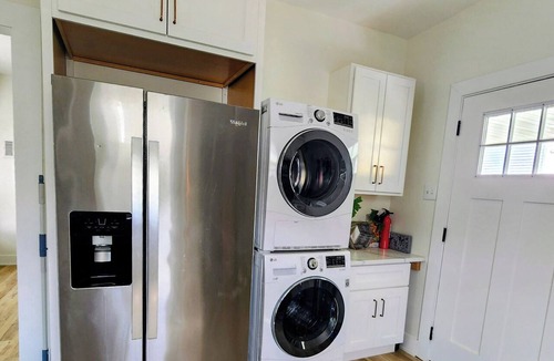 Ridgely House | Spacioius Ridgely Home- Huge Yard, Bikes & Peaceful Porches near tourist hubs