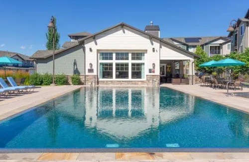 Draper House | Spacious 2-Story, Pet&Fam Friendly, WFH, Gym&Pool