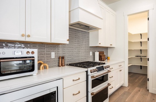 Deer Mountain House | Spacious 3BR condo in Deer Valley, Park City, with mountain views and modern amenities.