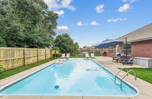 Pine Forest House | Spacious 4-bedroom house in serene Pensacola with private pool