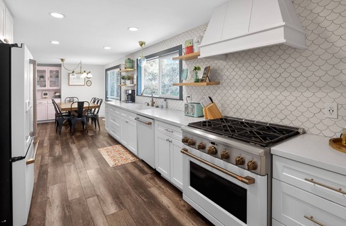 Layton House | Spacious 5-Bed Family Retreat in Layton