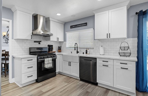 Country Club House | Spacious 5-Bedroom Family Retreat + Game Room. Sleeps 12!