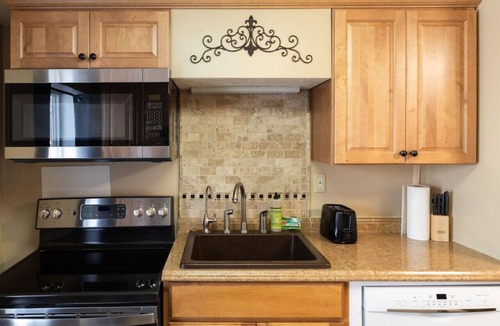 North Salt Lake Apartment | Spacious 6 BR Extended Stay