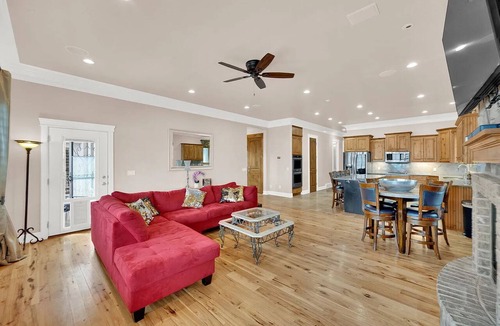 Saratoga Springs House | Spacious 8-bedroom lake side house in charming Saratoga Springs