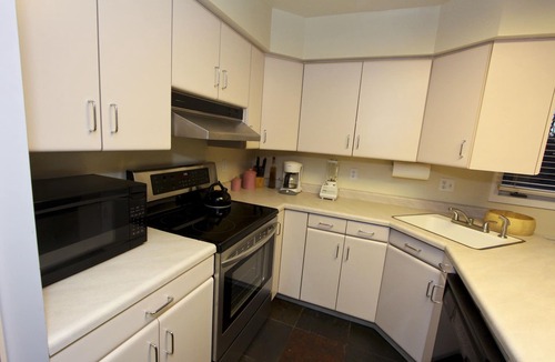 Cottonwood Heights Condo | Spacious condo with private deck, conveniently located to city and recreation